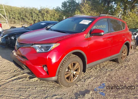 2017 Toyota Rav4 Xle z USA, uszkodzony, nr VIN JTMRFREV6HJ121457